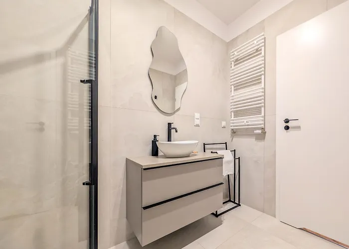 Czysta Chic Harmony By Bookinghost * 브로츠와프