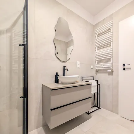 Czysta Chic Harmony By Bookinghost * ヴロツワフ