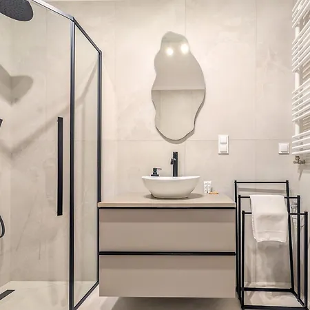 Czysta Chic Harmony By Bookinghost *